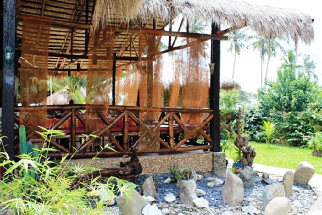 Cooper'S Beach Resort Lucbuan Exteriör bild