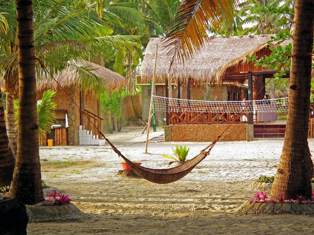 Cooper'S Beach Resort Lucbuan Exteriör bild