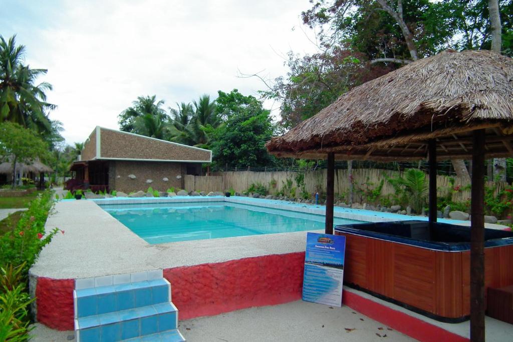 Cooper'S Beach Resort Lucbuan Exteriör bild