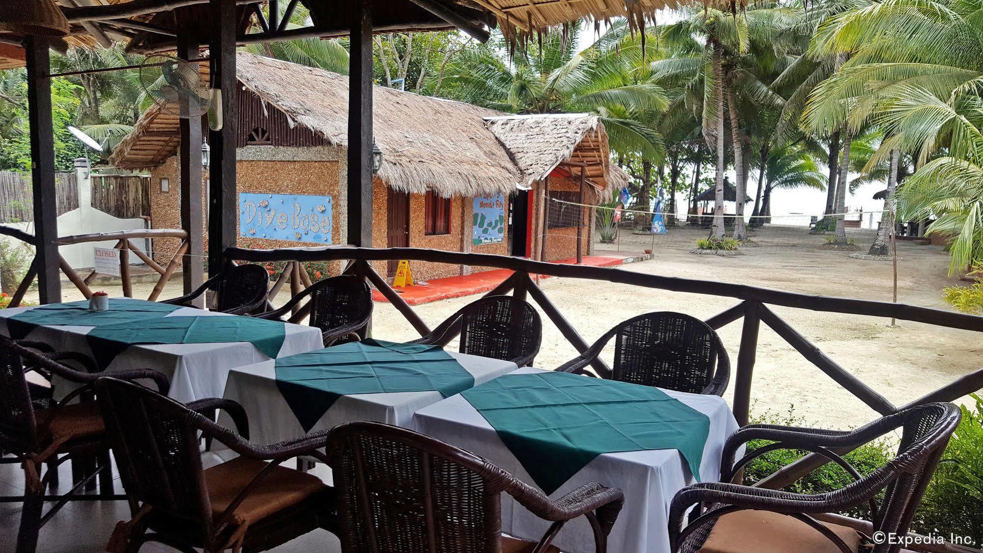 Cooper'S Beach Resort Lucbuan Exteriör bild