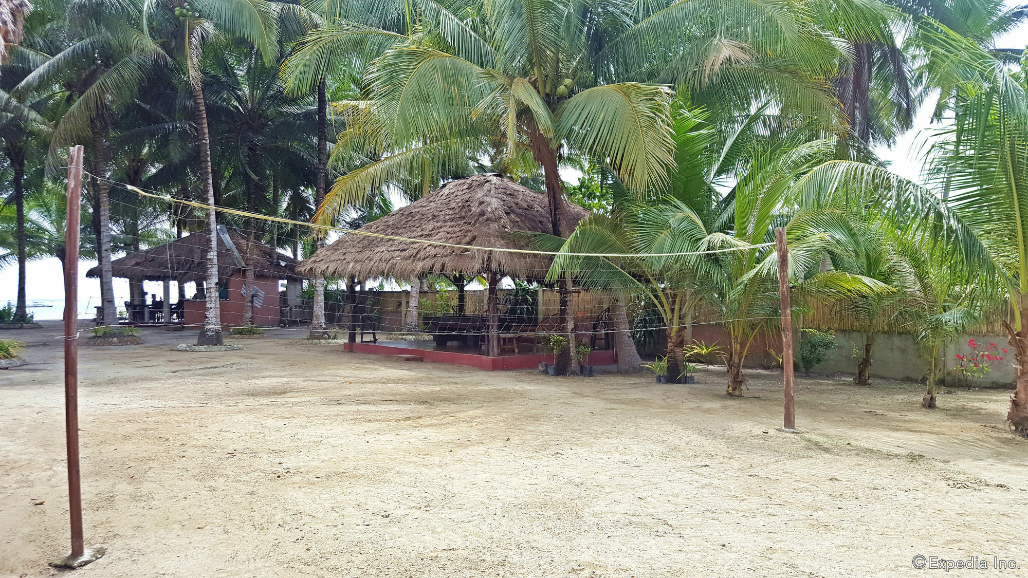 Cooper'S Beach Resort Lucbuan Exteriör bild
