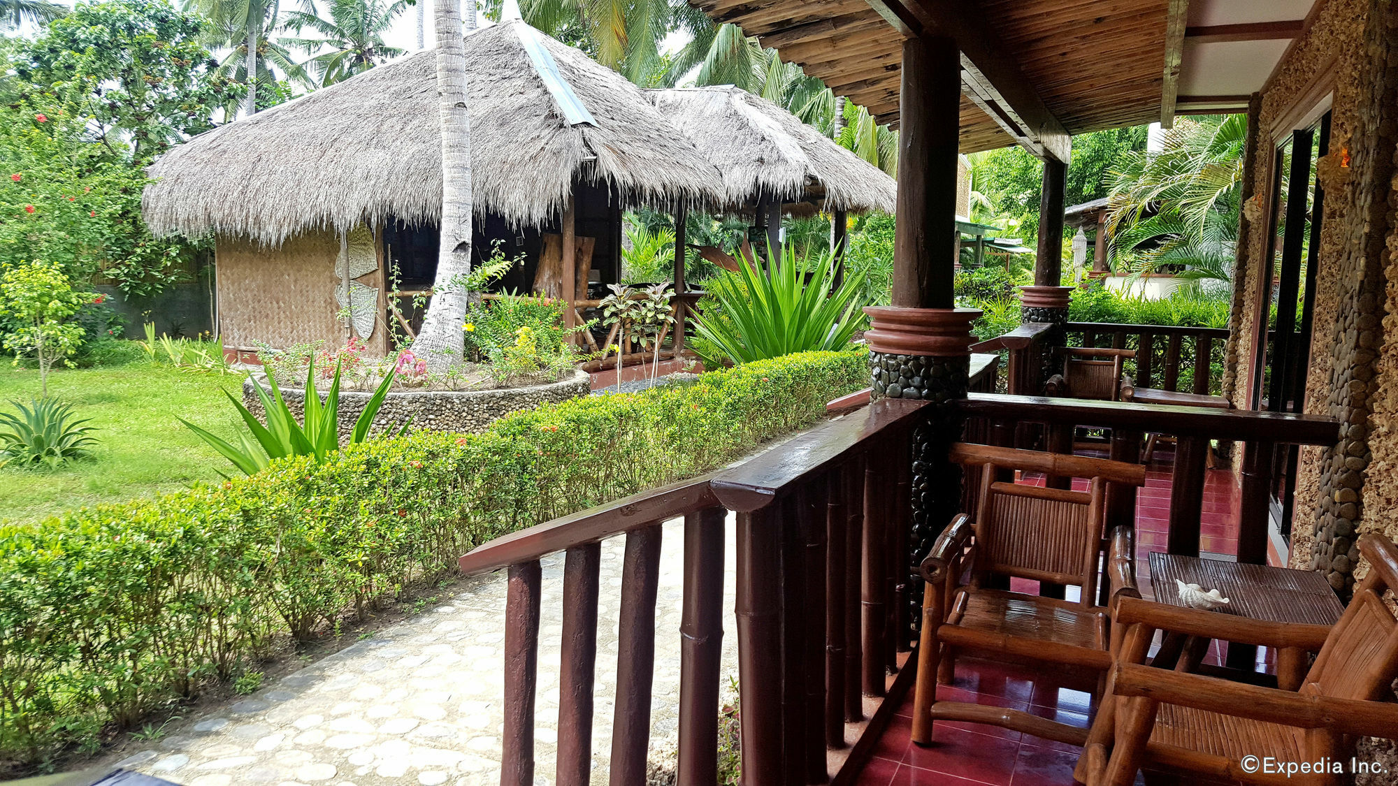 Cooper'S Beach Resort Lucbuan Exteriör bild